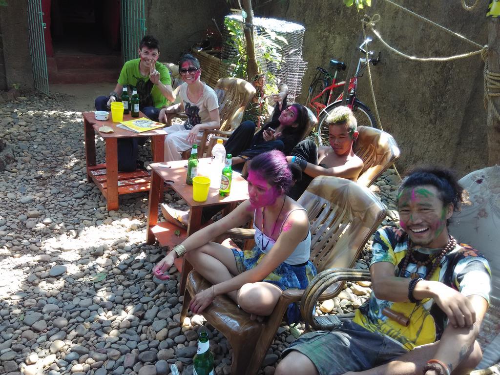 Bricks And Bamboo Hostel アンジュナ エクステリア 写真