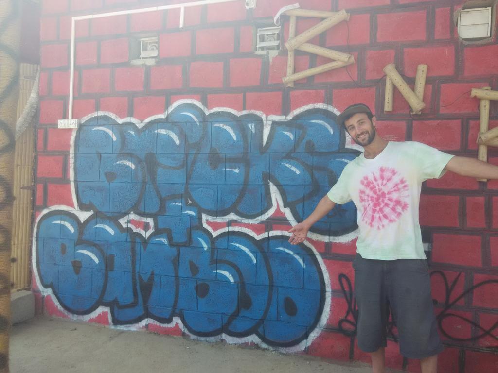 Bricks And Bamboo Hostel アンジュナ エクステリア 写真