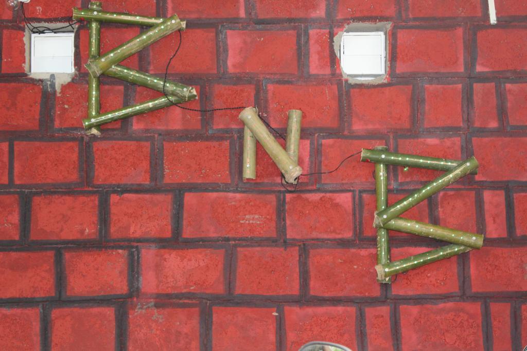 Bricks And Bamboo Hostel アンジュナ エクステリア 写真