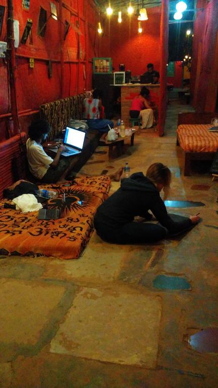 Bricks And Bamboo Hostel アンジュナ エクステリア 写真