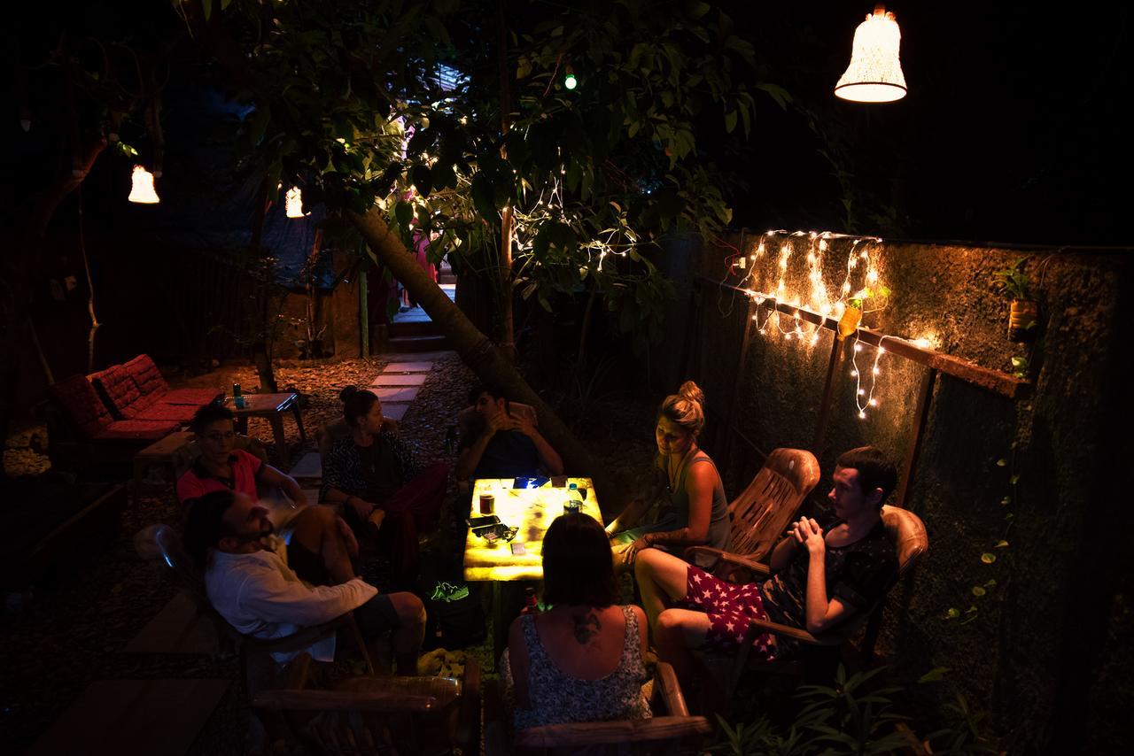 Bricks And Bamboo Hostel アンジュナ エクステリア 写真